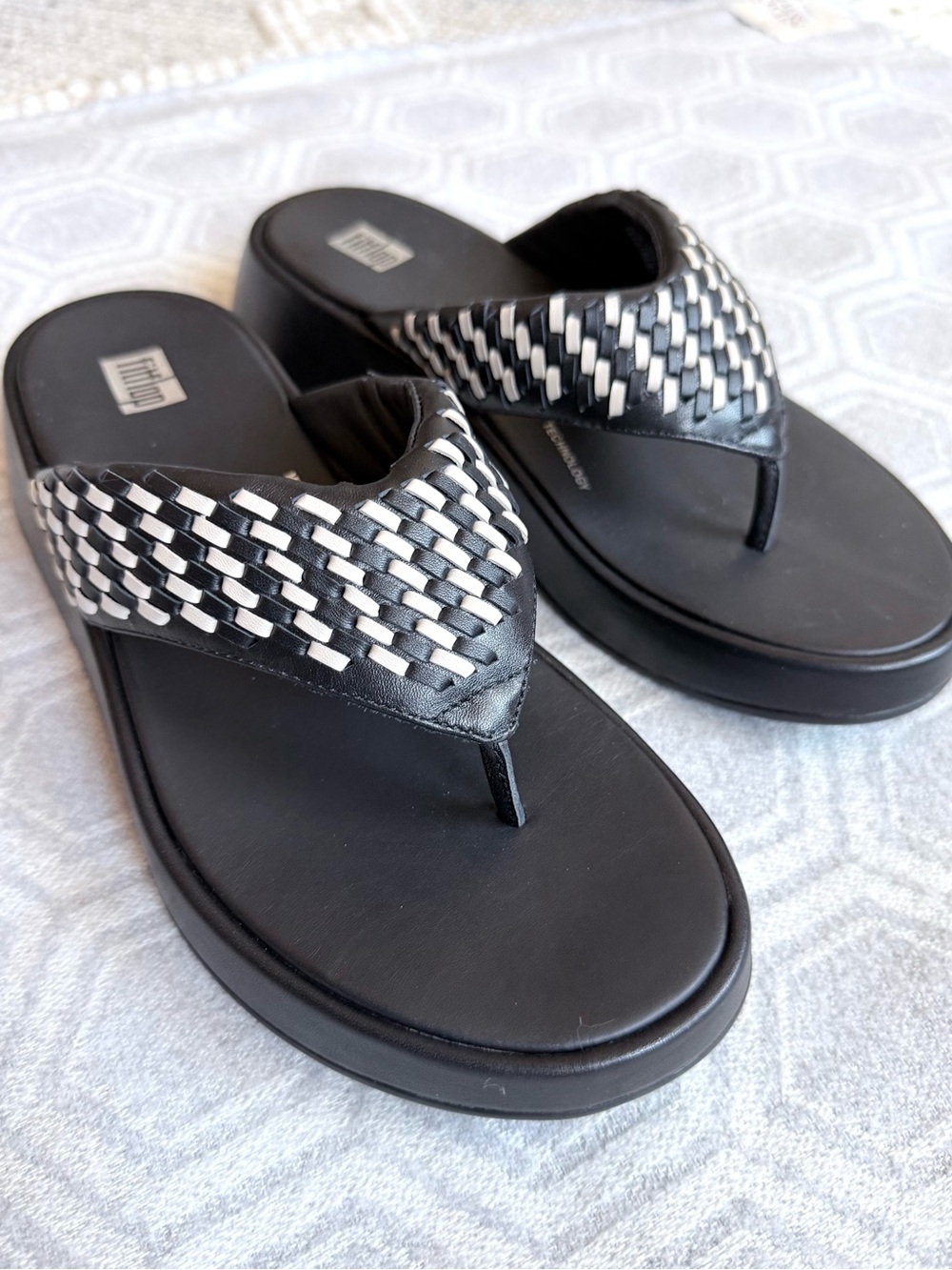 FitFlop F-Mode Basketweave Leather Sandals Toe Post Black Cream Womens 7